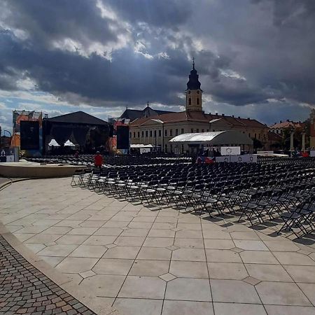 Luna Oradea Buitenkant foto