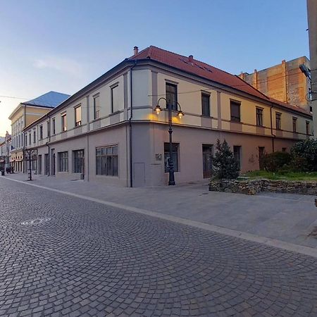 Luna Oradea Buitenkant foto
